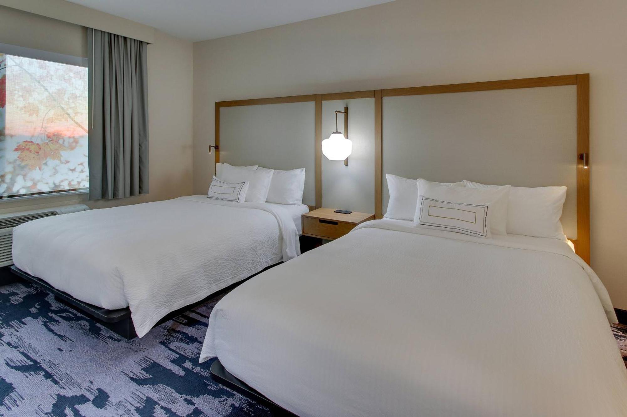 Fairfield And By Marriott Brookhollow 3*