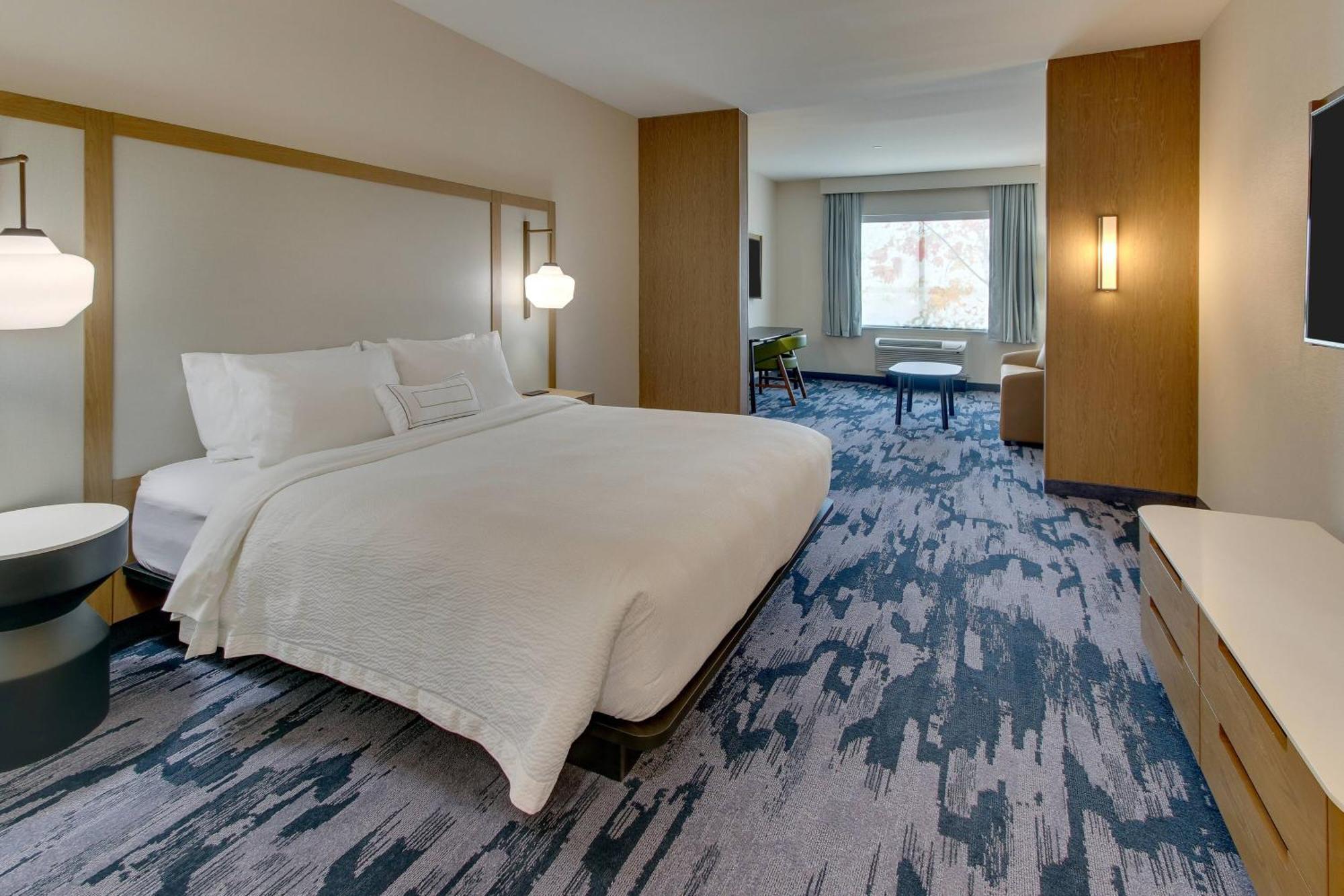 Fairfield And By Marriott Brookhollow Hotel